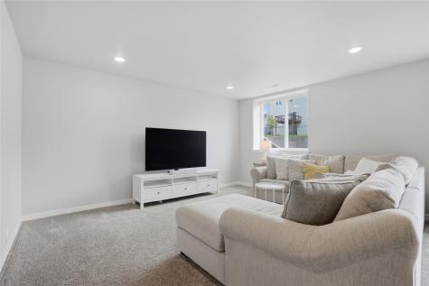 195 Sedona Street Iowa City IA 52246