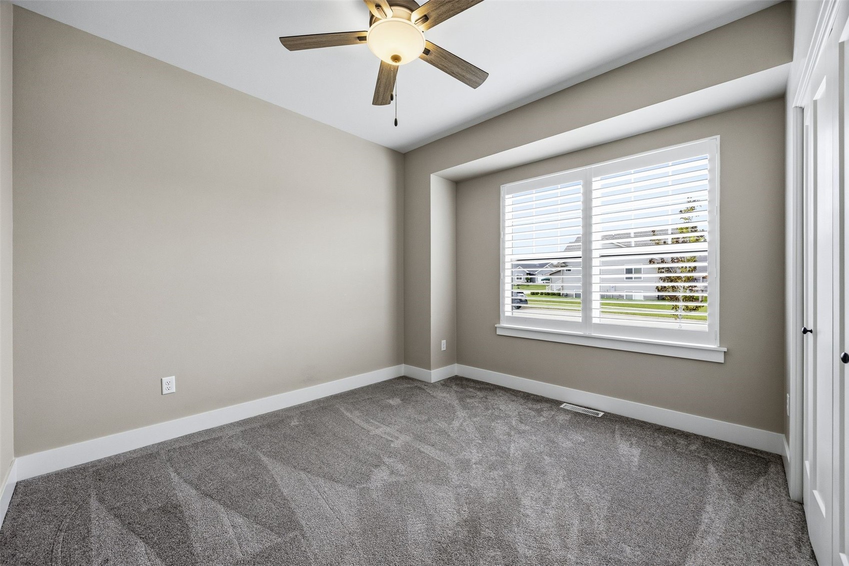 306 Dogwood Lane Tiffin IA 52340