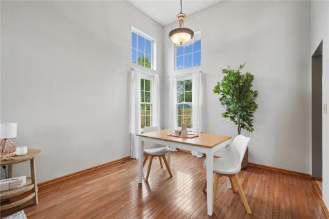 235 N 18th Avenue Hiawatha IA 52233
