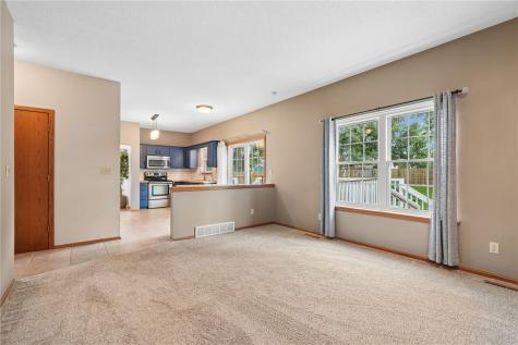 235 N 18th Avenue Hiawatha IA 52233