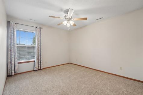 235 N 18th Avenue Hiawatha IA 52233
