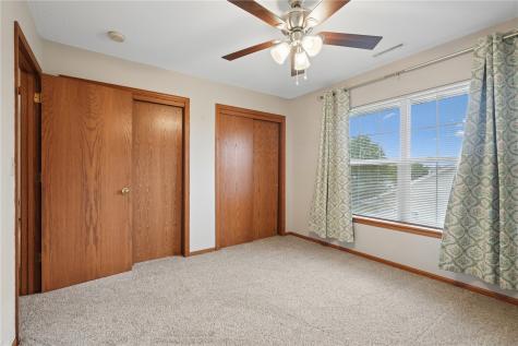 235 N 18th Avenue Hiawatha IA 52233