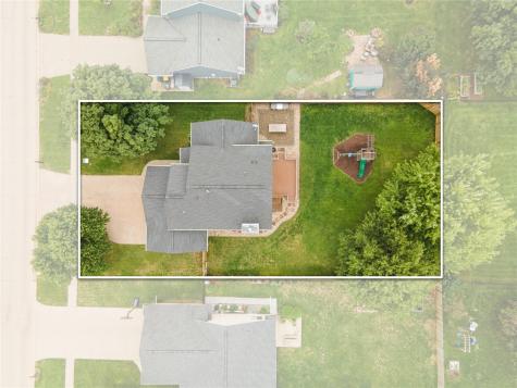 235 N 18th Avenue Hiawatha IA 52233