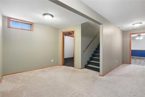 235 N 18th Avenue Hiawatha IA 52233