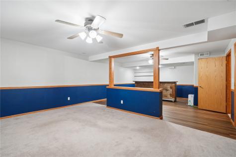 235 N 18th Avenue Hiawatha IA 52233