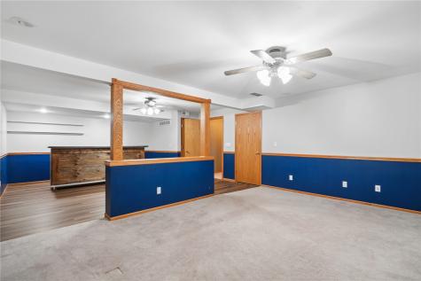 235 N 18th Avenue Hiawatha IA 52233