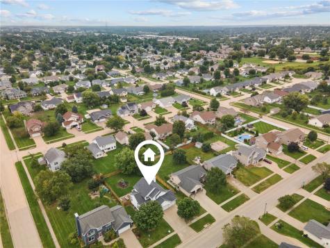 235 N 18th Avenue Hiawatha IA 52233
