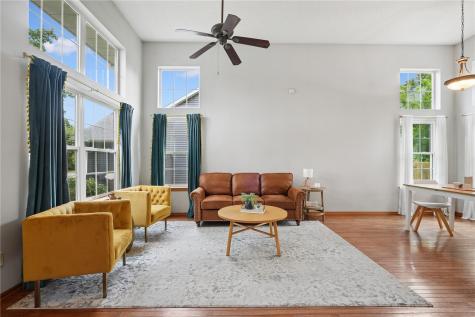 235 N 18th Avenue Hiawatha IA 52233