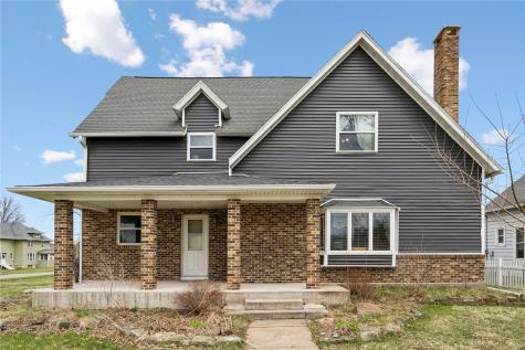 207 6TH Street Van Horne IA 52346