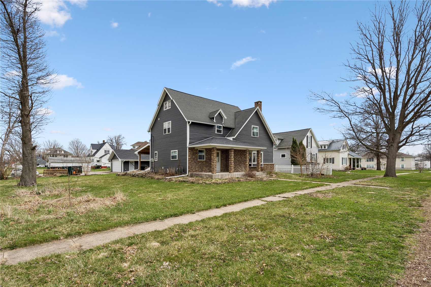 207 6th Street Van Horne IA 52346