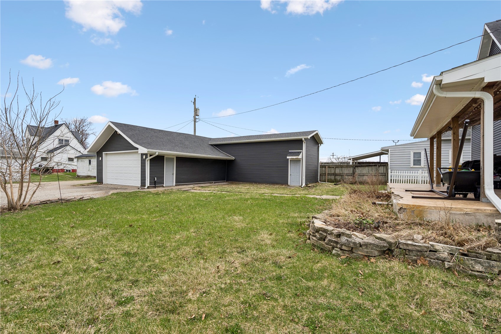 207 6th Street Van Horne IA 52346