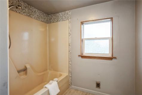 2237 Birchwood Drive NE Cedar Rapids IA 52402