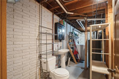 2237 Birchwood Drive NE Cedar Rapids IA 52402