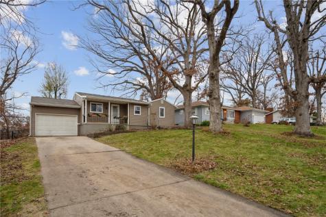 2237 Birchwood Drive NE Cedar Rapids IA 52402