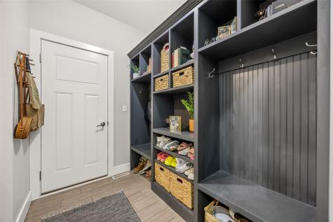 2414 Hallbrook Street SW Cedar Rapids IA 52404