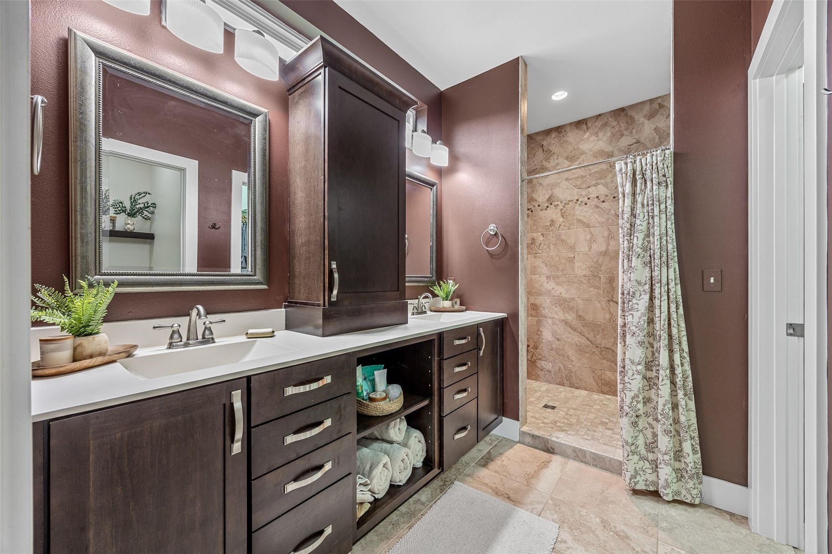 2414 Hallbrook Street SW Cedar Rapids IA 52404