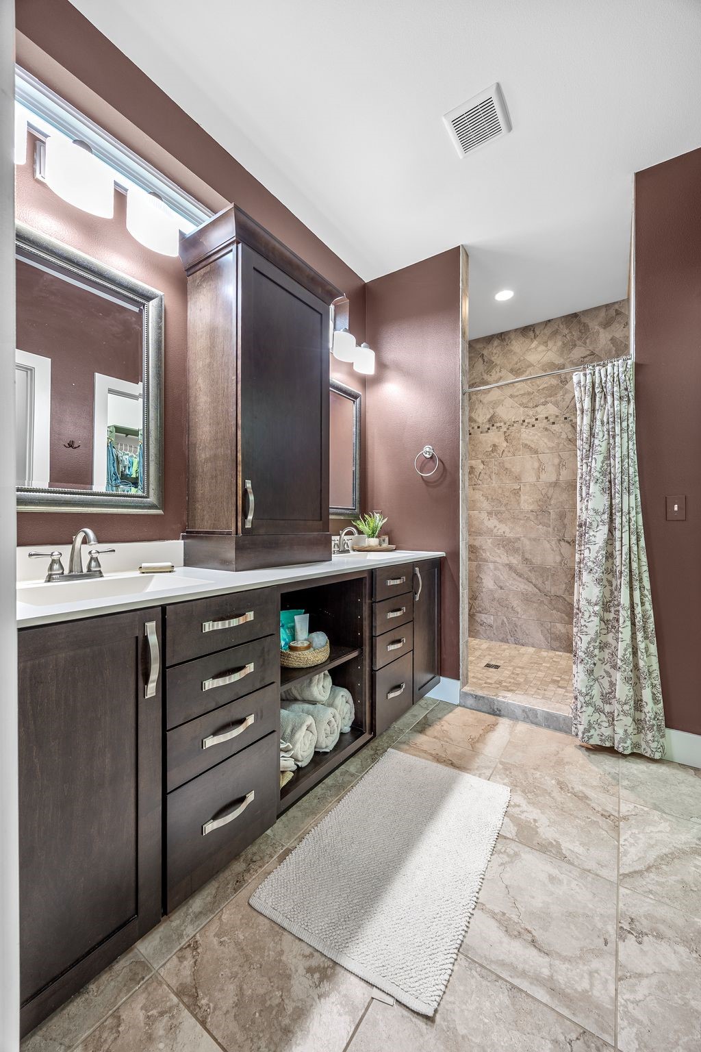 2414 Hallbrook Street SW Cedar Rapids IA 52404