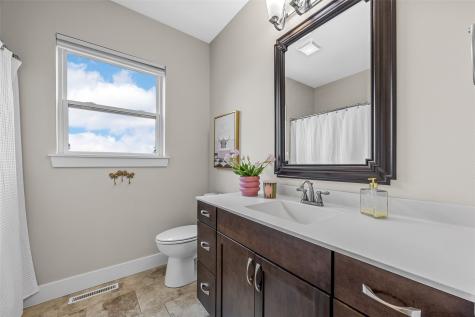 2414 Hallbrook Street SW Cedar Rapids IA 52404