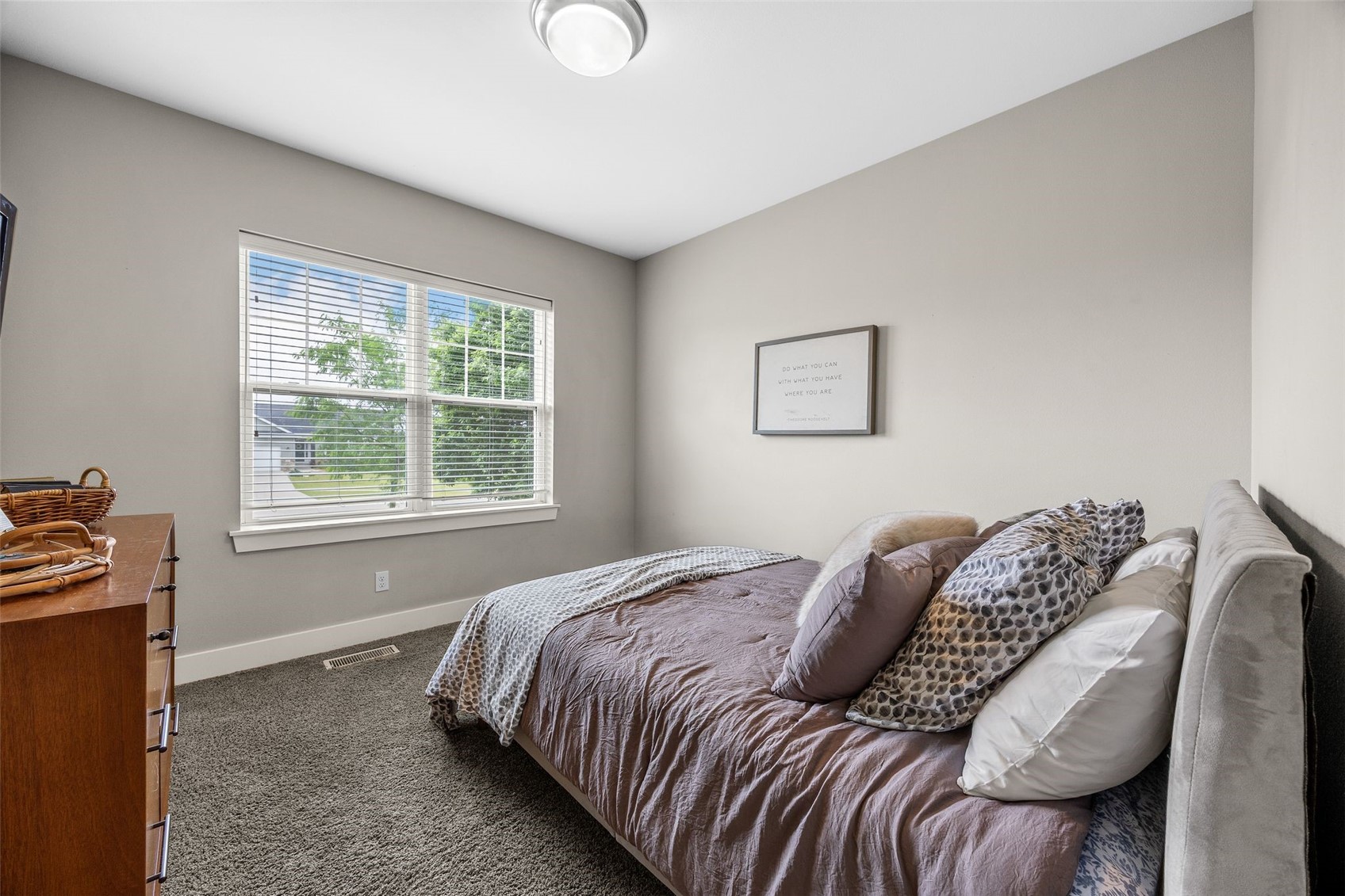 2414 Hallbrook Street SW Cedar Rapids IA 52404