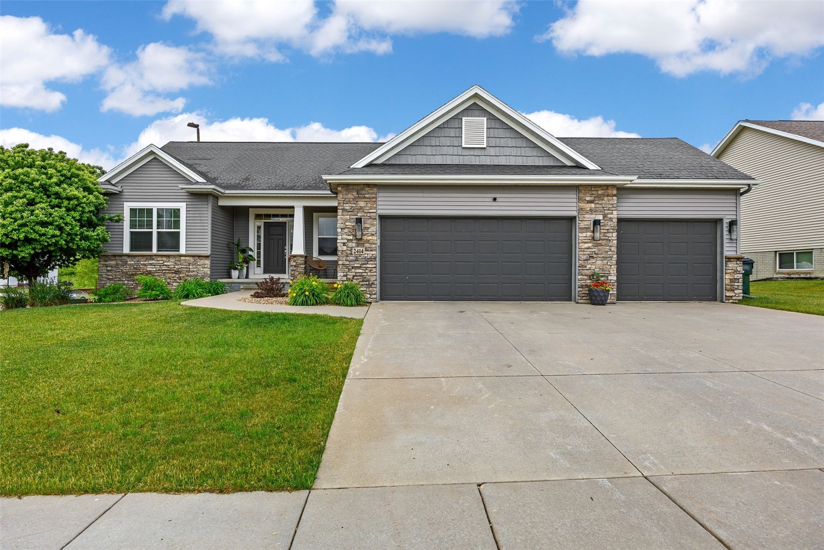 2414 Hallbrook Street SW Cedar Rapids IA 52404