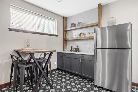2414 Hallbrook Street SW Cedar Rapids IA 52404