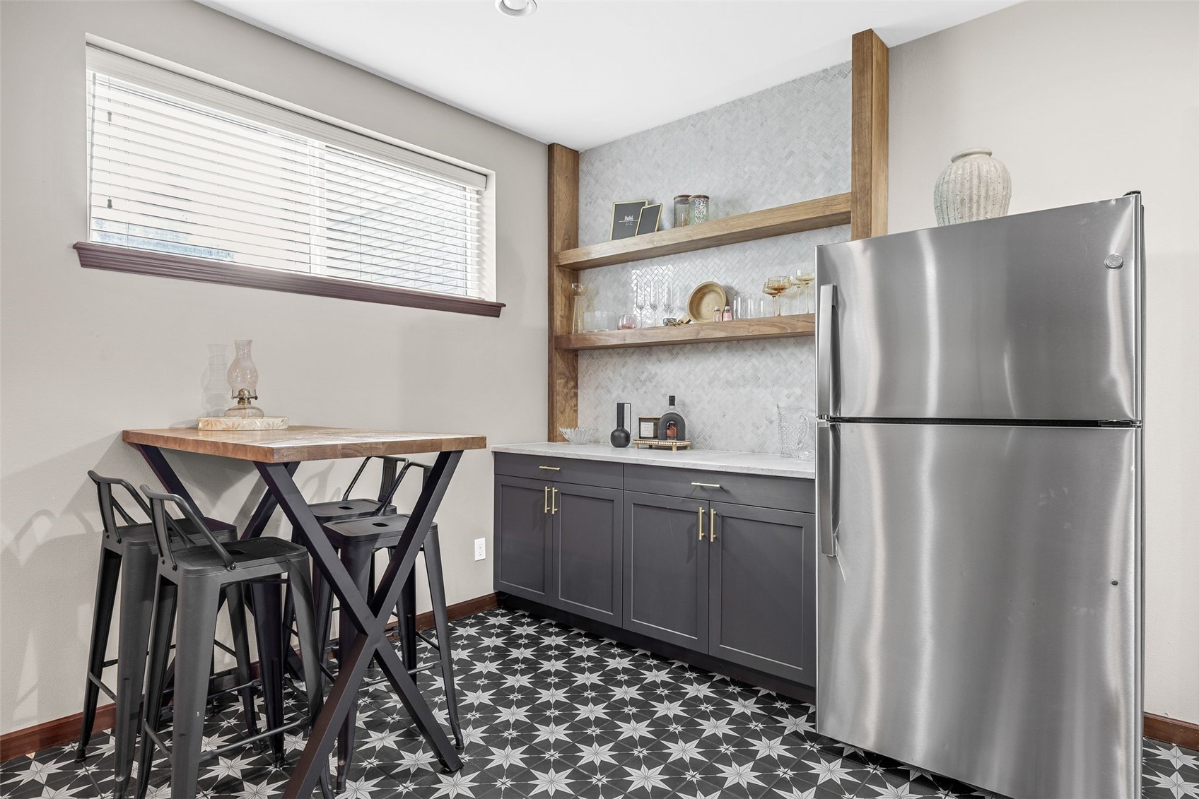 2414 Hallbrook Street SW Cedar Rapids IA 52404