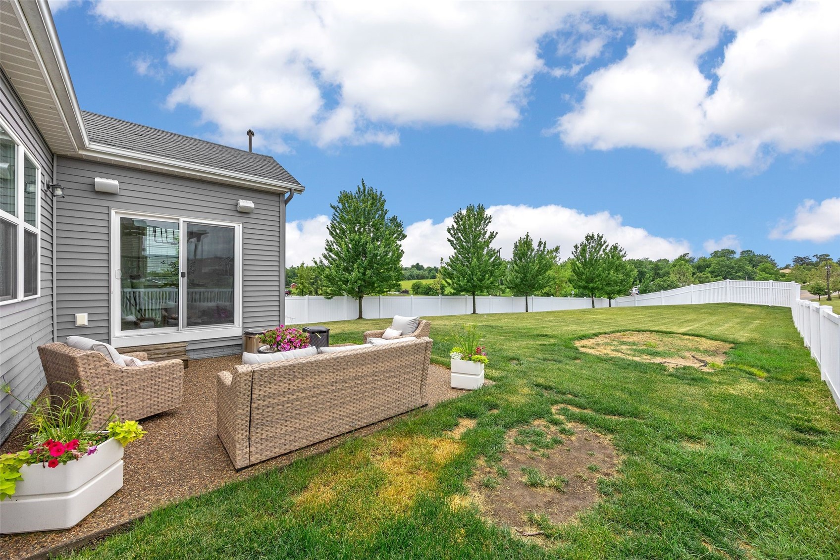 2414 Hallbrook Street SW Cedar Rapids IA 52404