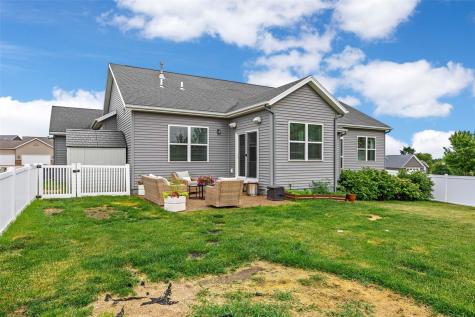 2414 Hallbrook Street SW Cedar Rapids IA 52404