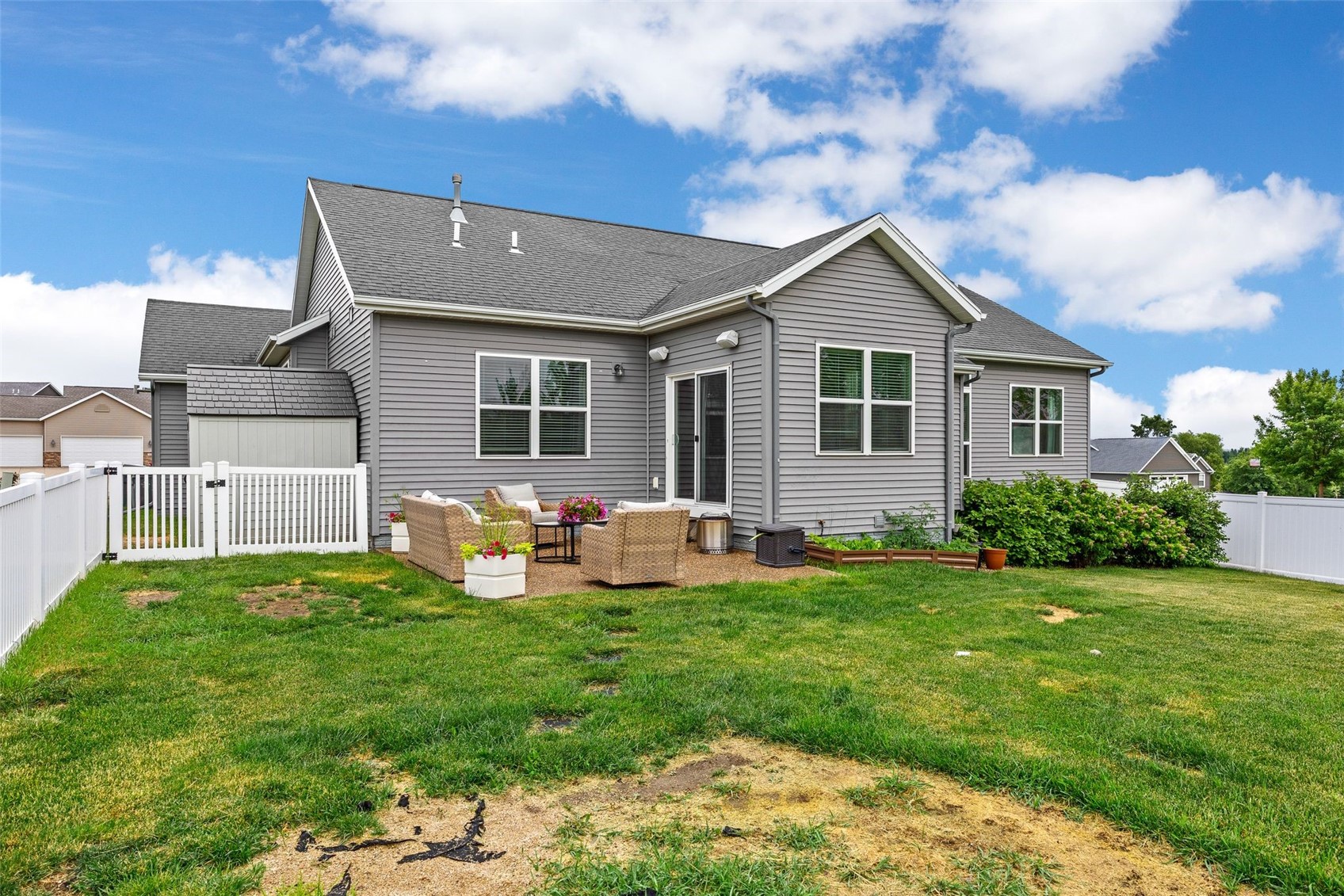 2414 Hallbrook Street SW Cedar Rapids IA 52404