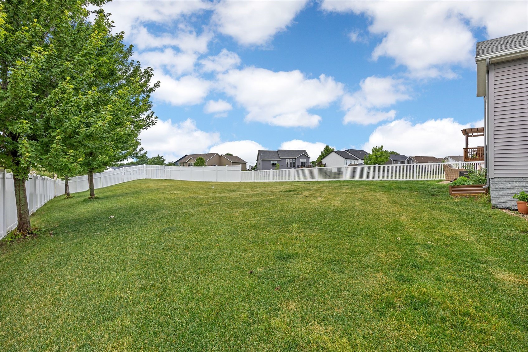 2414 Hallbrook Street SW Cedar Rapids IA 52404