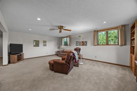 5810 Sanden Road NE Cedar Rapids IA 52411