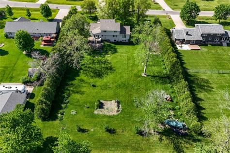 5810 Sanden Road NE Cedar Rapids IA 52411