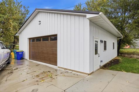 121 Grove Street Shellsburg IA 52332