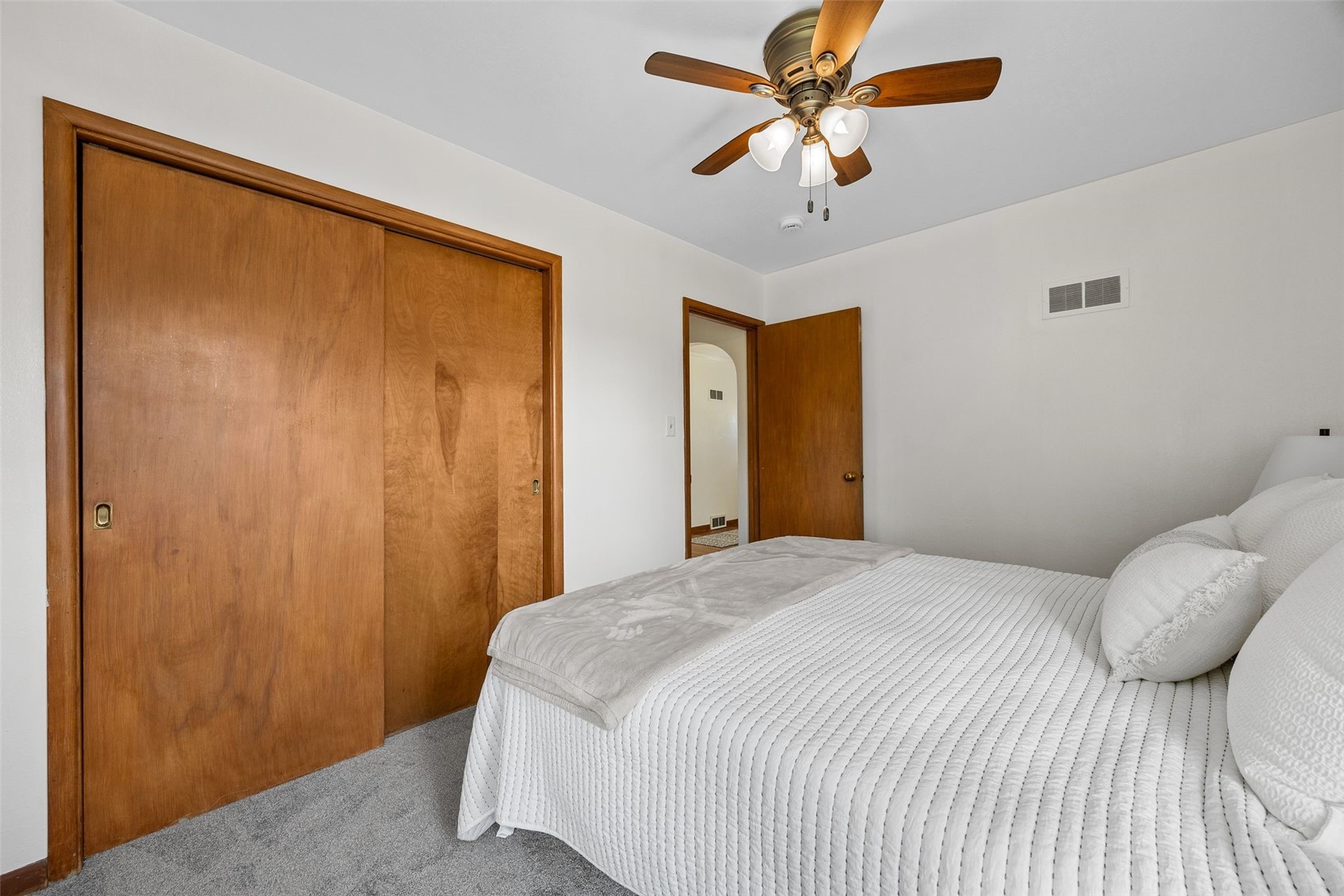 2414 Bowling Street SW Cedar Rapids IA 52404