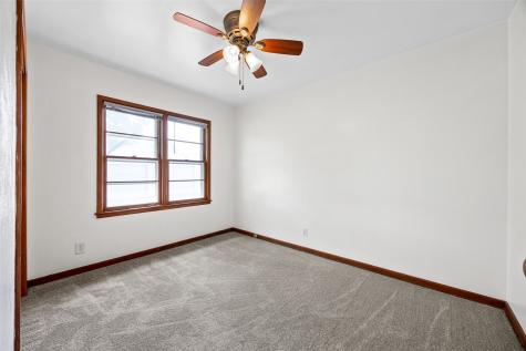 2414 Bowling Street SW Cedar Rapids IA 52404