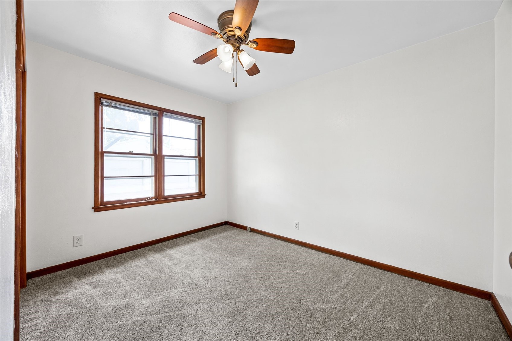 2414 Bowling Street SW Cedar Rapids IA 52404