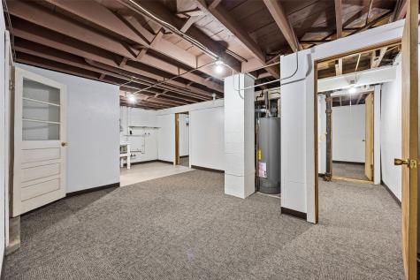 2414 Bowling Street SW Cedar Rapids IA 52404