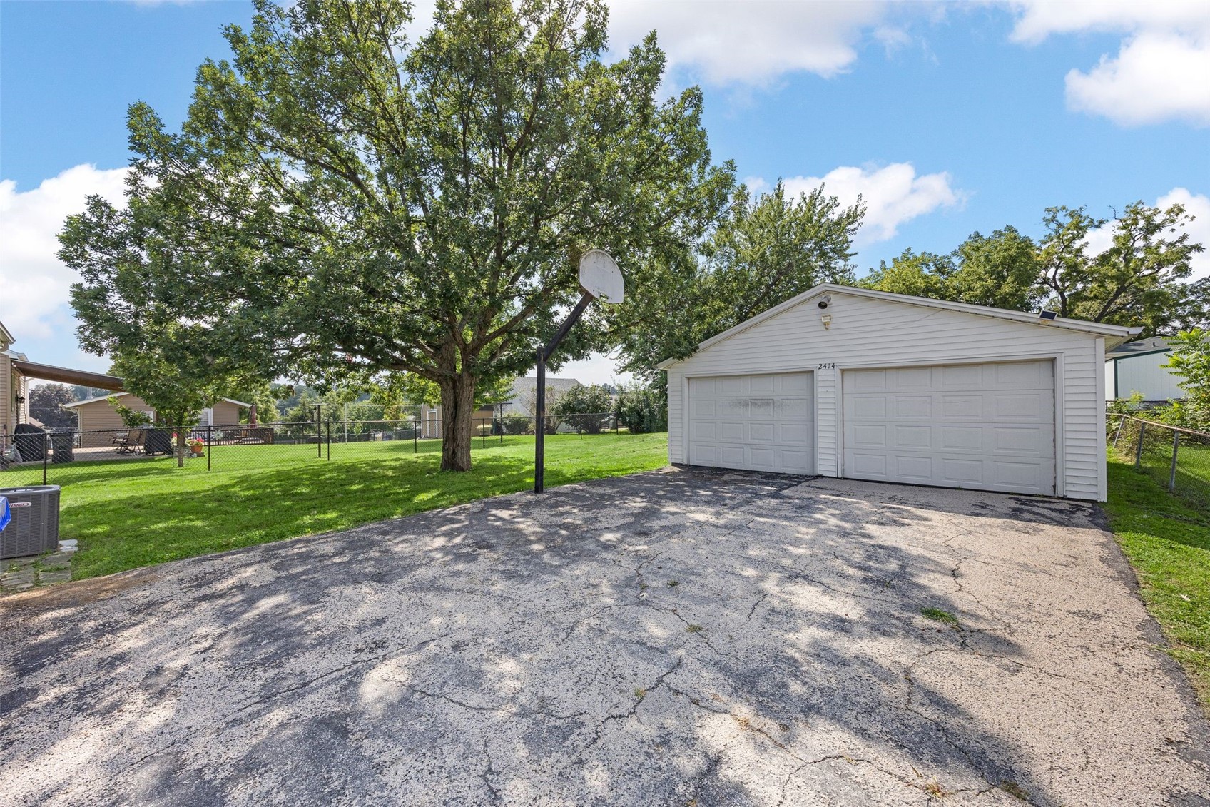 2414 Bowling Street SW Cedar Rapids IA 52404