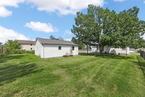 2414 Bowling Street SW Cedar Rapids IA 52404