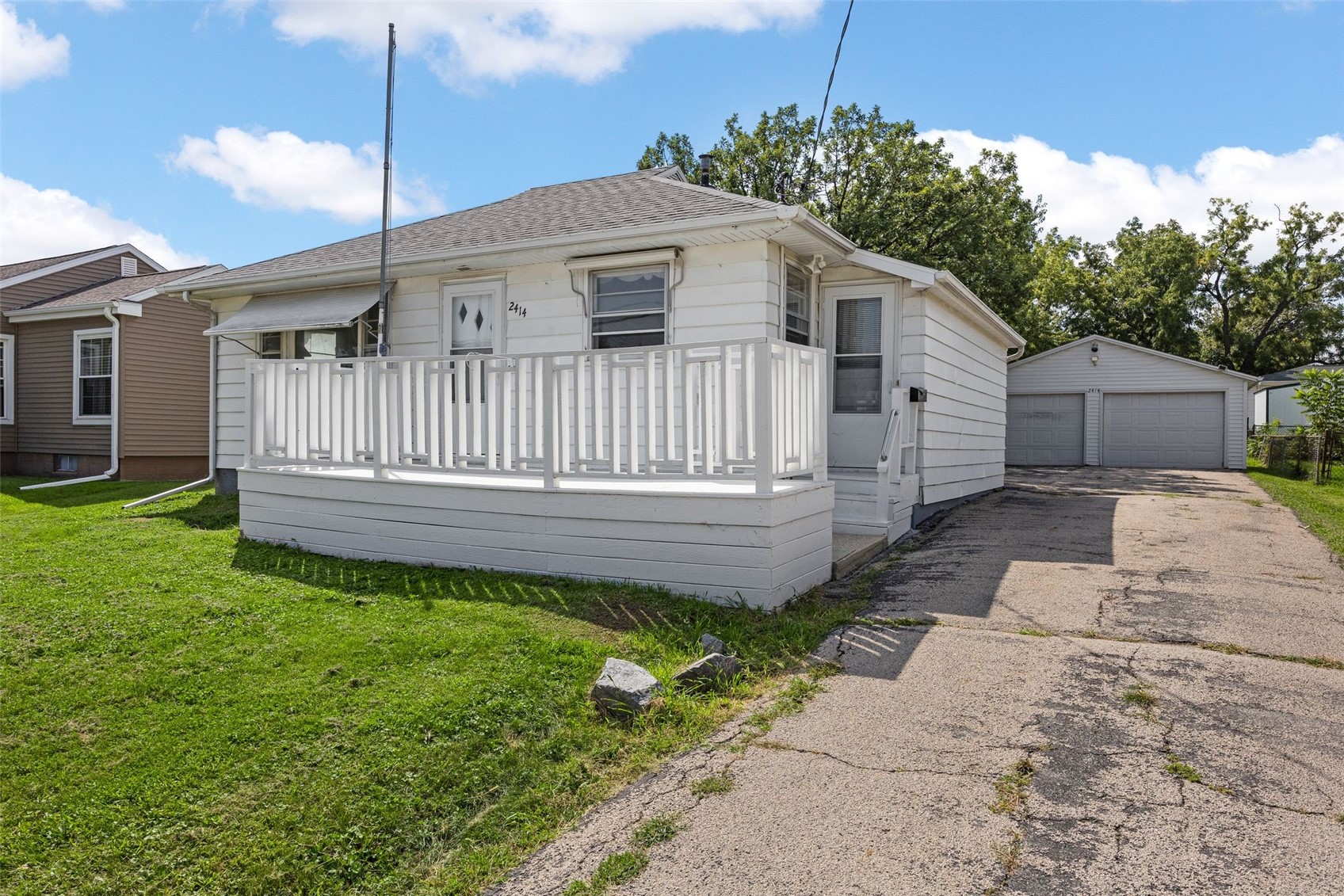2414 Bowling Street SW Cedar Rapids IA 52404