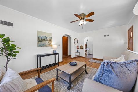 2414 Bowling Street SW Cedar Rapids IA 52404