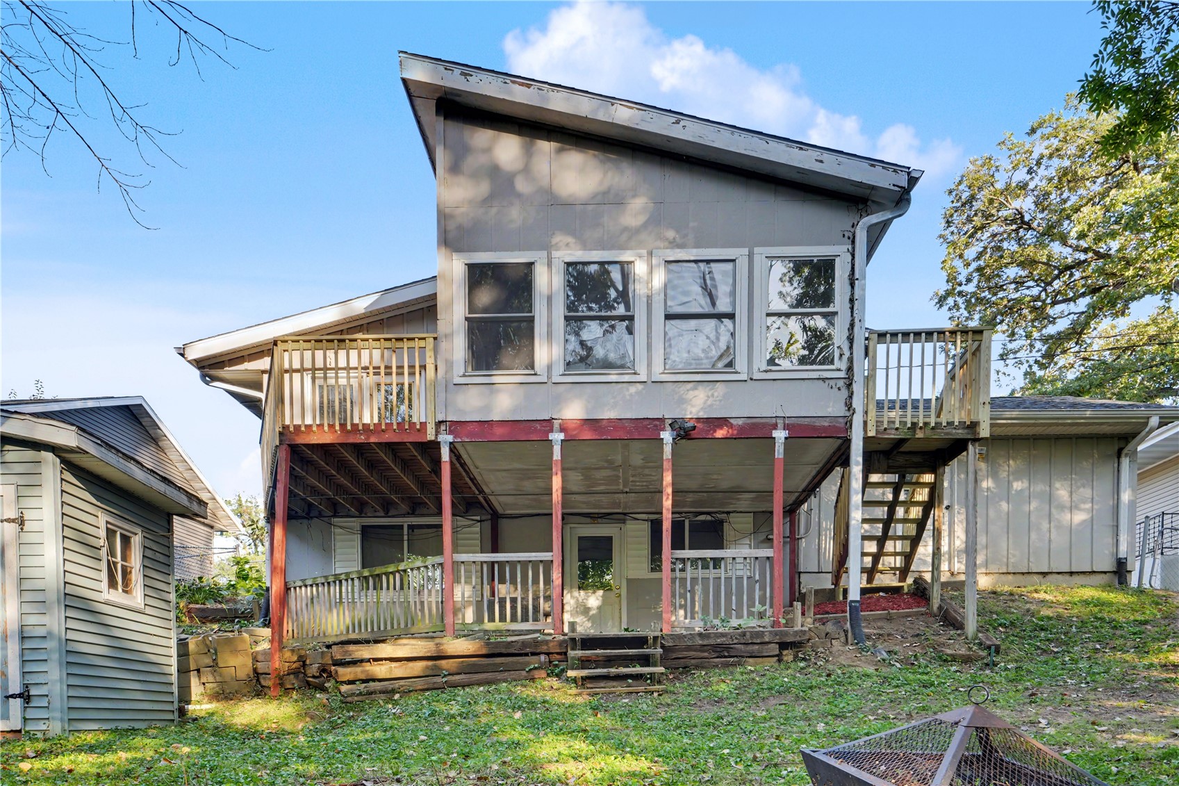 1010 Pawnee Drive NW Cedar Rapids IA 52405