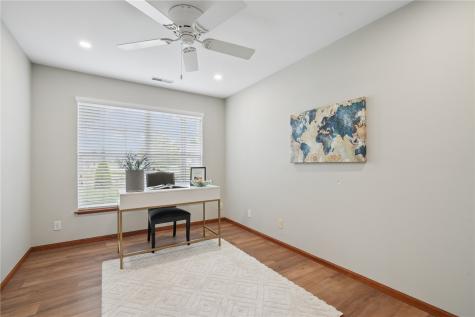1208 Litchfield Dr Bldg C Hiawatha IA 52233