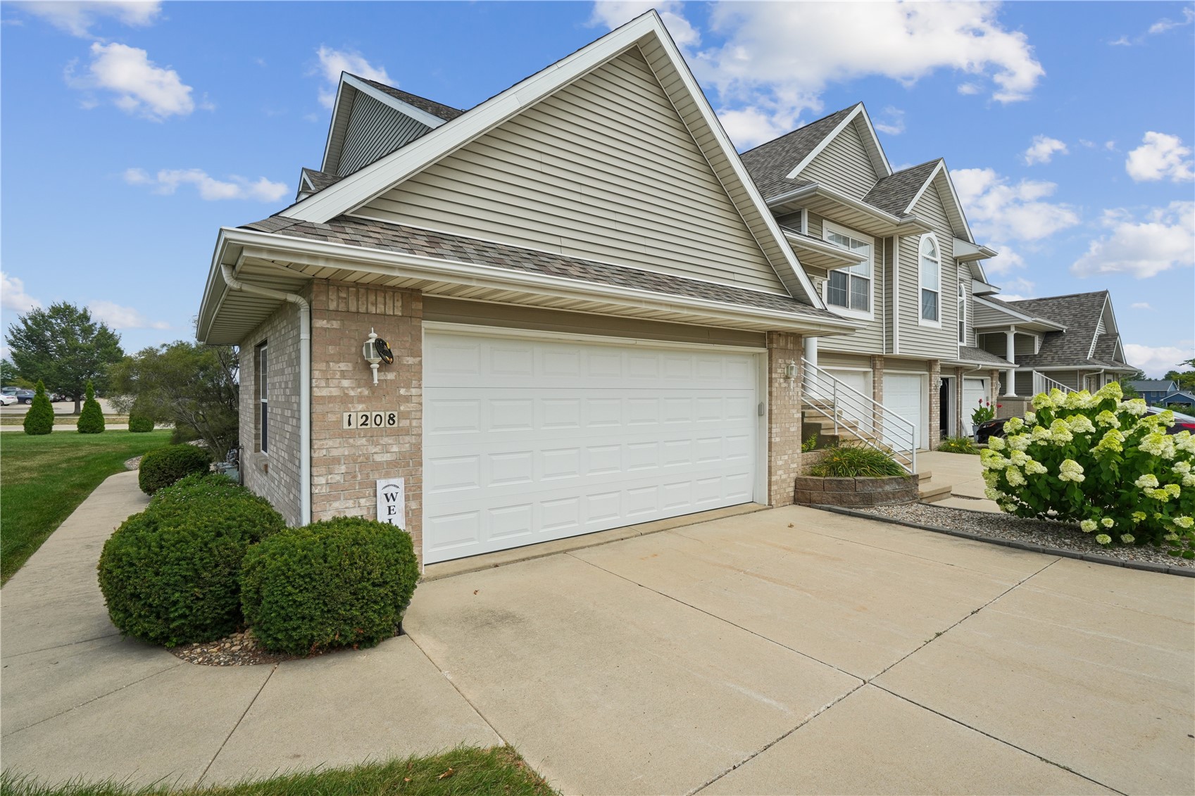 1208 Litchfield Dr Bldg C Hiawatha IA 52233