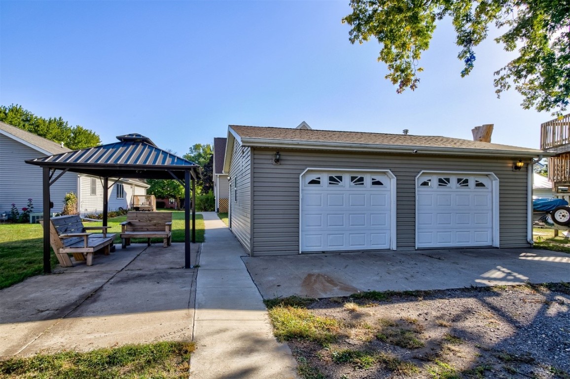 509 E Chestnut Street Hubbard IA 50122