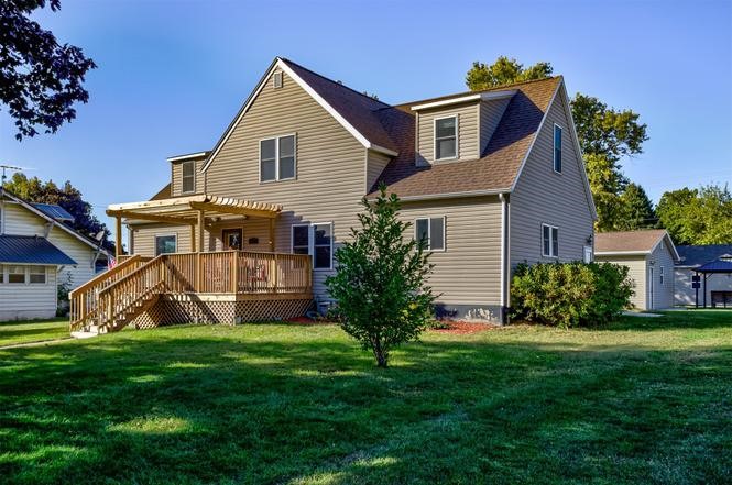509 E Chestnut Street Hubbard IA 50122