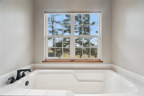 2385 Wolf Creek Trail Hiawatha IA 52233