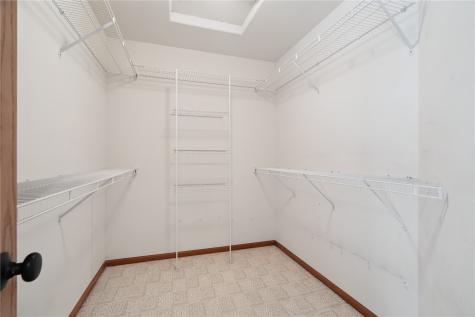 2385 Wolf Creek Trail Hiawatha IA 52233