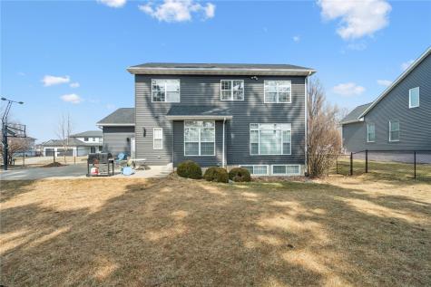 2385 Wolf Creek Trail Hiawatha IA 52233