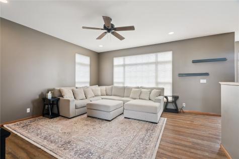 2385 Wolf Creek Trail Hiawatha IA 52233